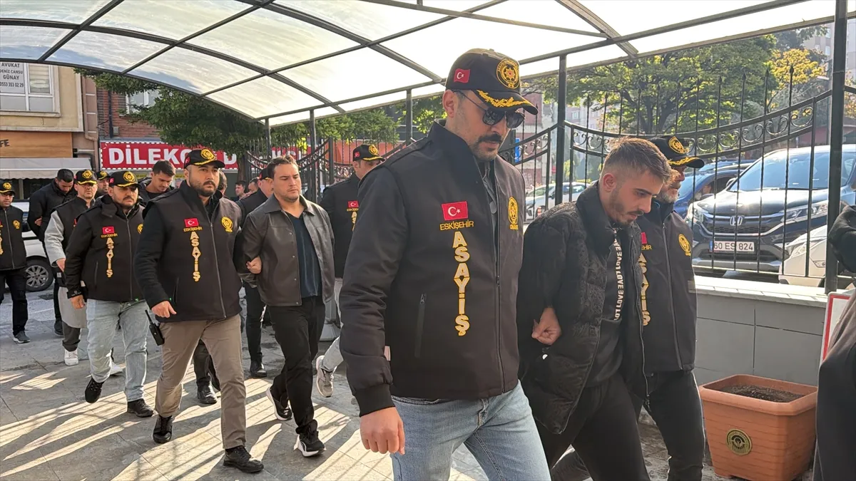 Eskişehir’deki cinayetle ilgili 1 zanlı tutuklandı Eskişehir’deki cinayetle ilgili 1 zanlı tutuklandı