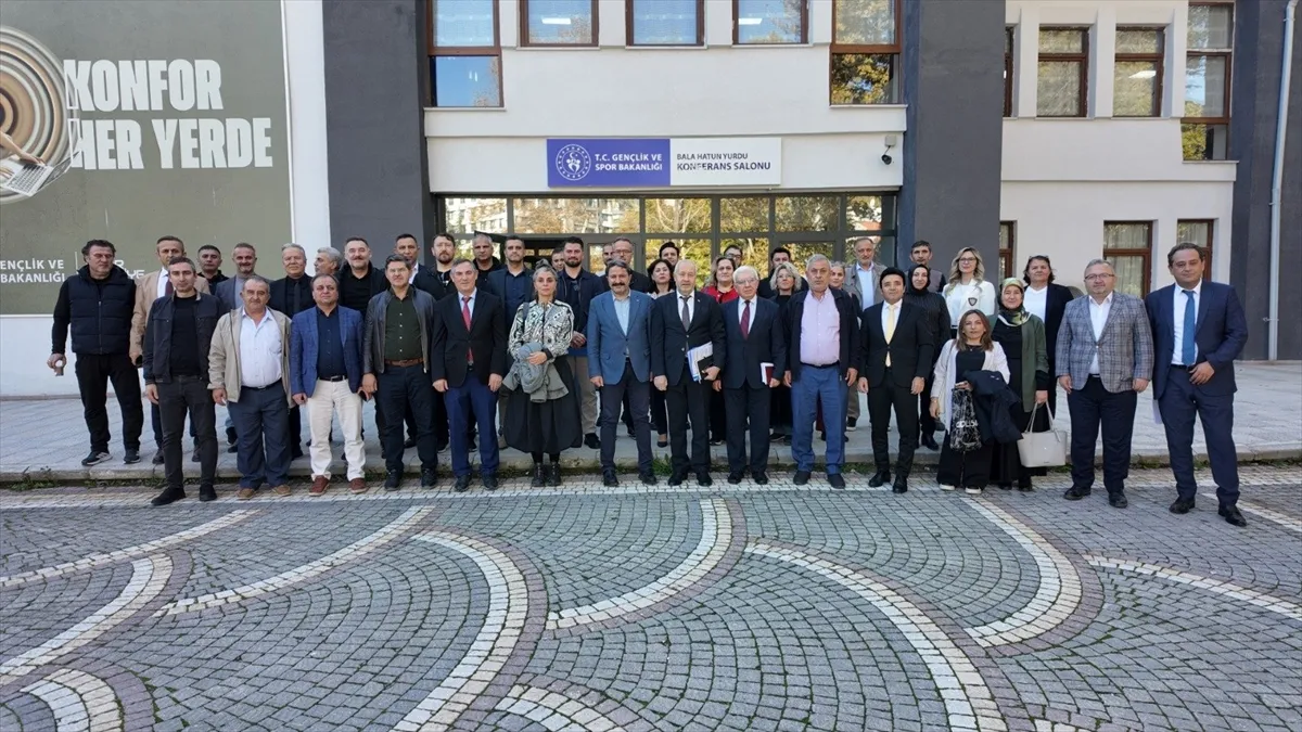 Eskişehir Gençlik ve Spor İl Müdürlüğünde değerlendirme toplantısı yapıldı Eskişehir Gençlik ve Spor İl Müdürlüğünde değerlendirme toplantısı yapıldı