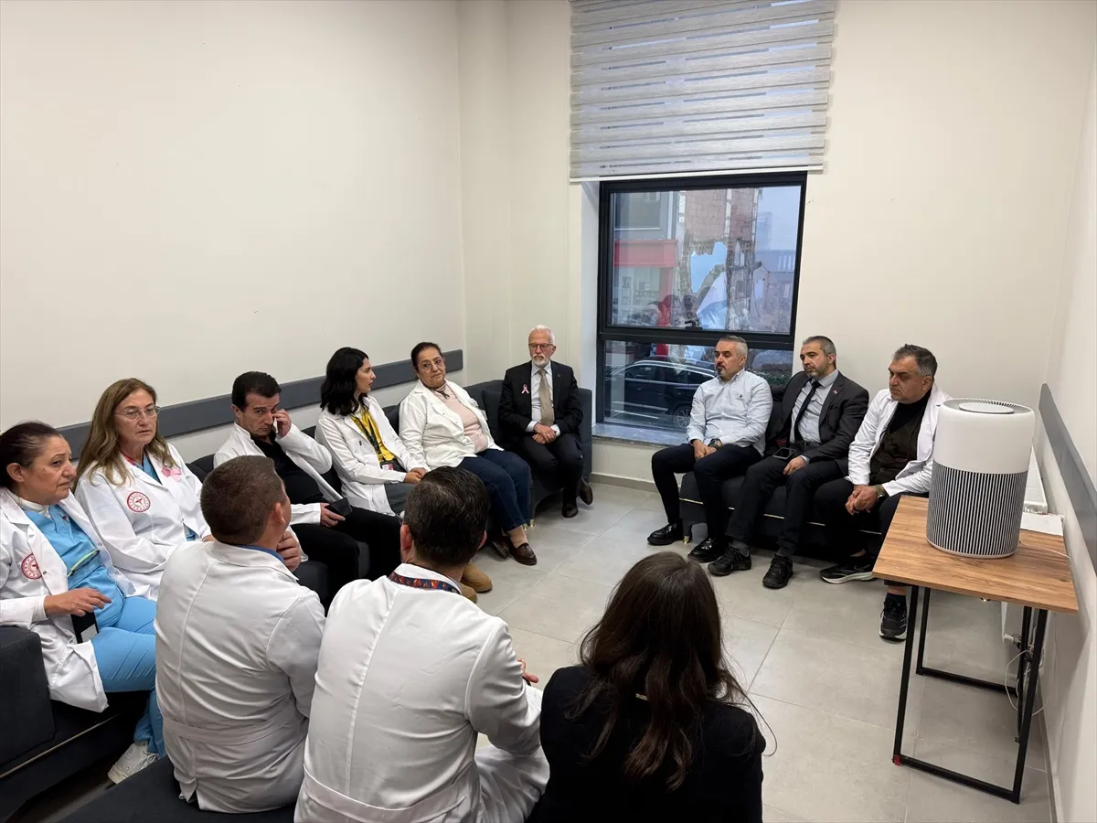 Eskişehir İl Sağlık Müdürü Bildirici’den aile sağlığı merkezine ziyaret Eskişehir İl Sağlık Müdürü Bildirici’den aile sağlığı merkezine ziyaret