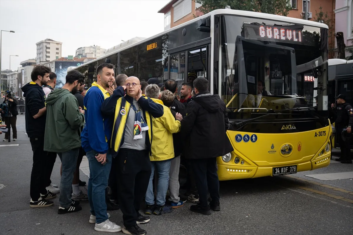 Fenerbahçe taraftarı, RAMS Park’a hareket etti