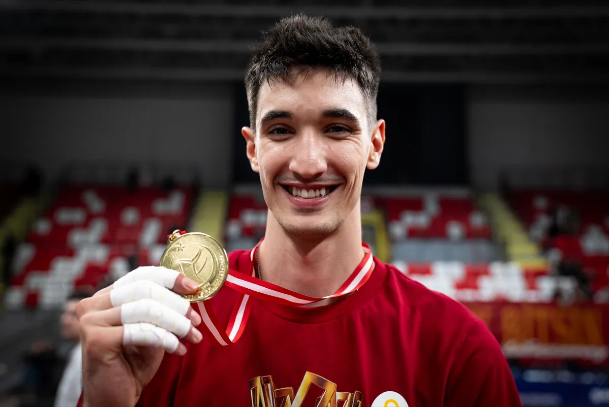 Galatasaray Madeş Mobilya, Voleybol Erkekler AXA Sigorta Şampiyonlar Kupası’nı aldı
