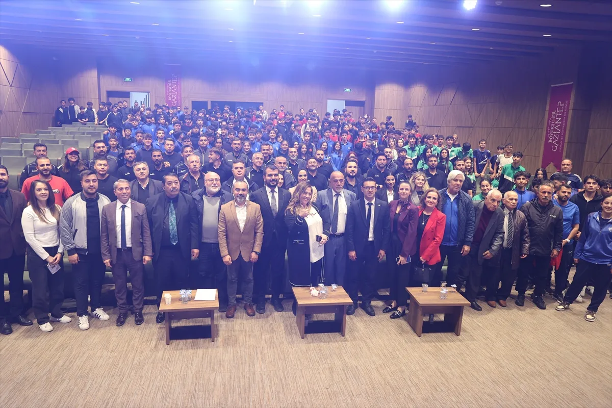 Gaziantep’te Sporda Çocuk Koruma Semineri düzenlendi Gaziantep’te Sporda Çocuk Koruma Semineri düzenlendi