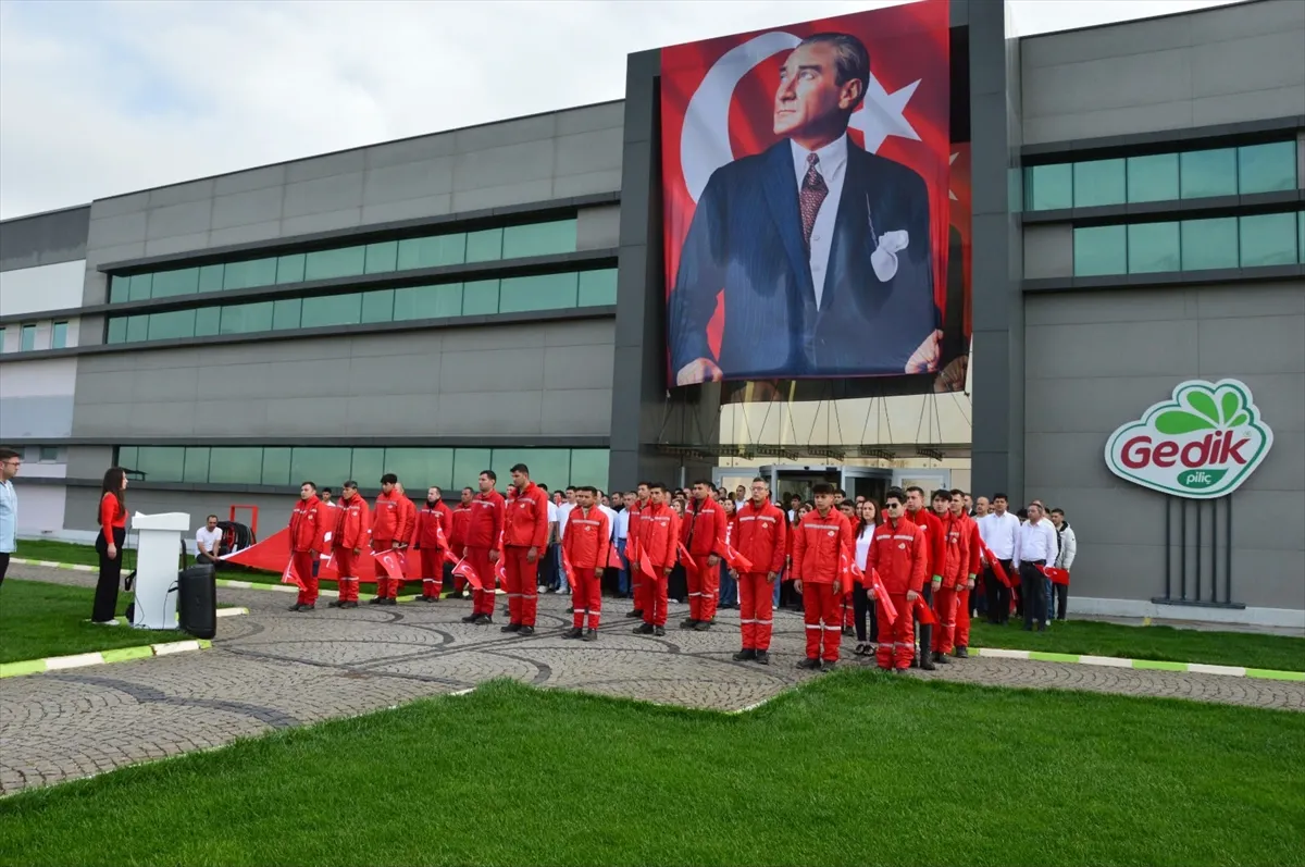 Gedik Piliç fabrikasında Cumhuriyet Bayramı coşkusu Gedik Piliç fabrikasında Cumhuriyet Bayramı coşkusu