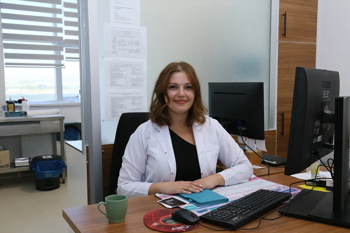 Gemerek Devlet Hastanesi’nde 3 uzman doktor göreve başladı Gemerek Devlet Hastanesi’nde 3 uzman doktor göreve başladı