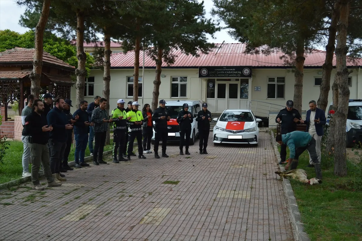 Gemerek İlçe Emniyet Müdürlüğüne 2 araç kazandırıldı Gemerek İlçe Emniyet Müdürlüğüne 2 araç kazandırıldı