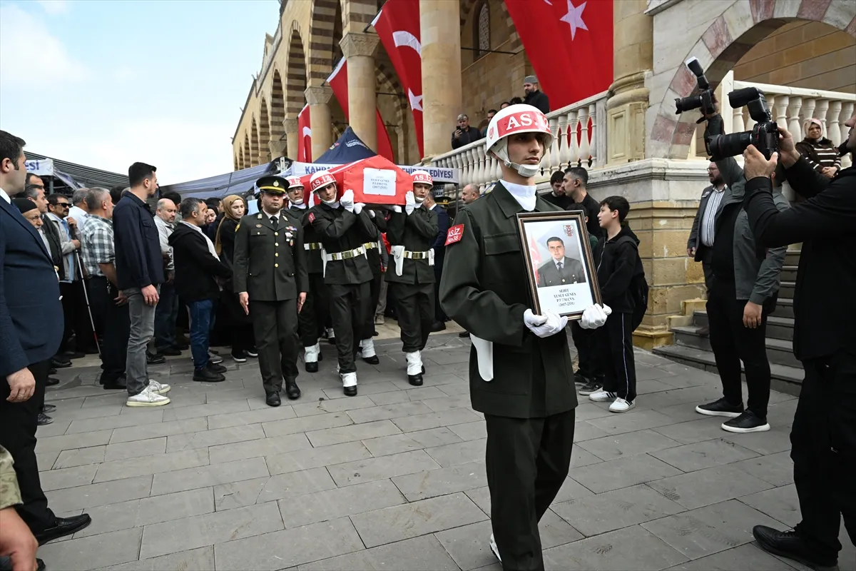 Görev sırasında şehit olan uzman çavuş Kahramanmaraş’ta son yolculuğuna uğurlandı Görev sırasında şehit olan uzman çavuş Kahramanmaraş’ta son yolculuğuna uğurlandı