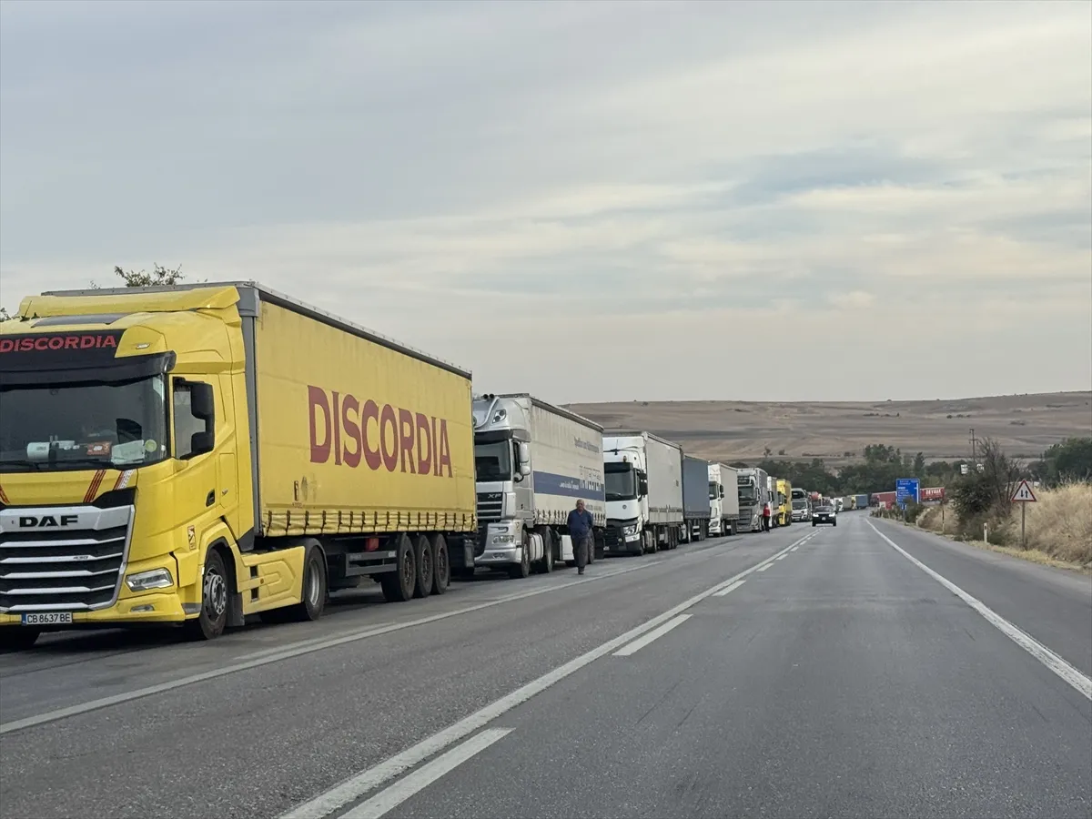 Hamzabeyli Sınır Kapısı’nda 30 kilometrelik tır kuyruğu oluştu