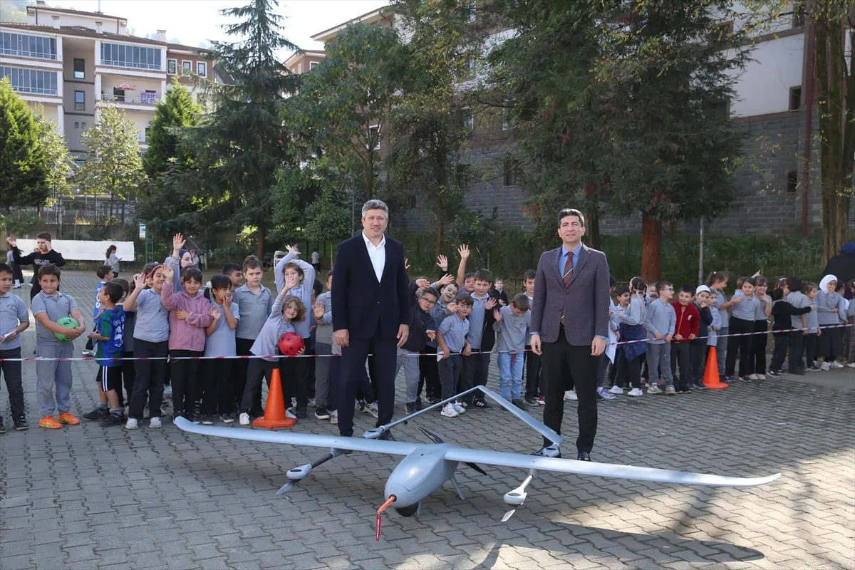HAVELSAN’ın Mühendis Çocuk Yollarda projesi Rize’de öğrencilerle buluştu HAVELSAN’ın Mühendis Çocuk Yollarda projesi Rize’de öğrencilerle buluştu