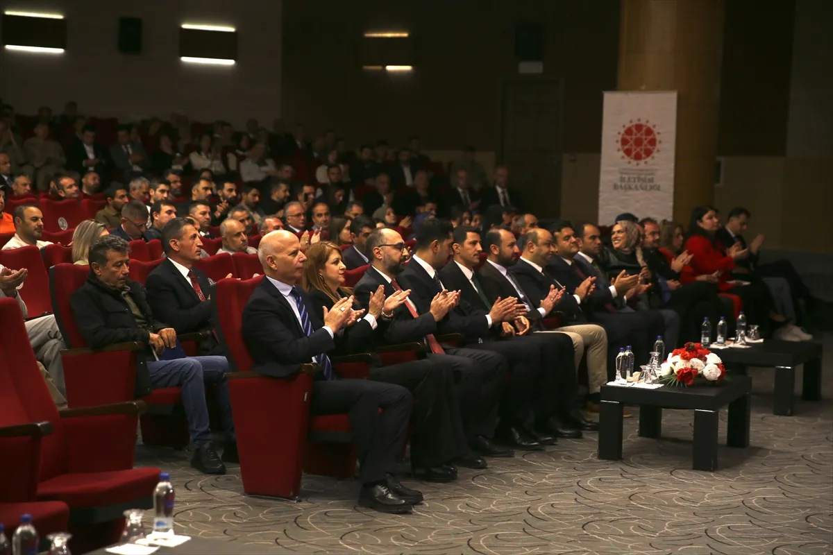 İletişim yüzyılı eğitimleri Erzurum’da başladı İletişim yüzyılı eğitimleri Erzurum’da başladı