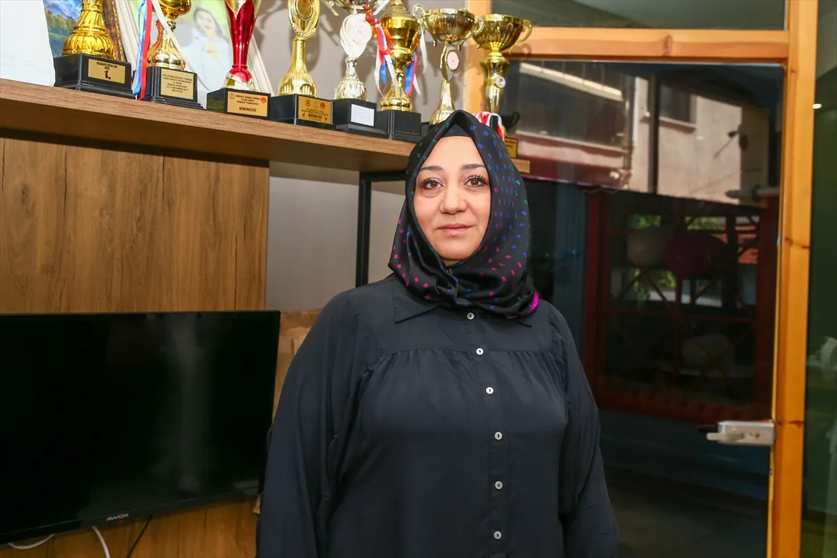 İlk uluslararası turnuvasında dünya ikinciliği kazanan genç sporcunun gözü altın madalyada