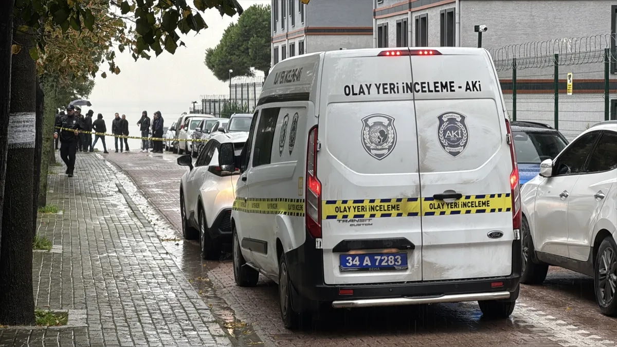 İstanbul Avcılar’da bekçiyi darbeden veli ayağından vuruldu İstanbul Avcılar’da bekçiyi darbeden veli ayağından vuruldu