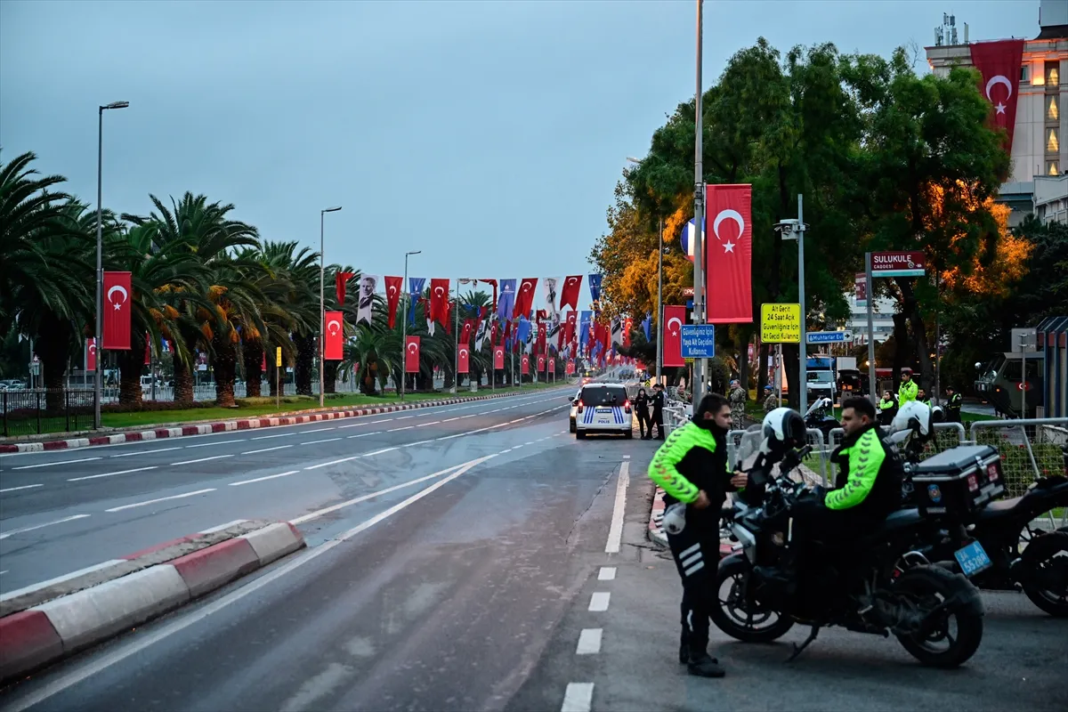 İstanbul’da Cumhuriyet Bayramı için bazı yollar kapatıldı İstanbul’da Cumhuriyet Bayramı için bazı yollar kapatıldı