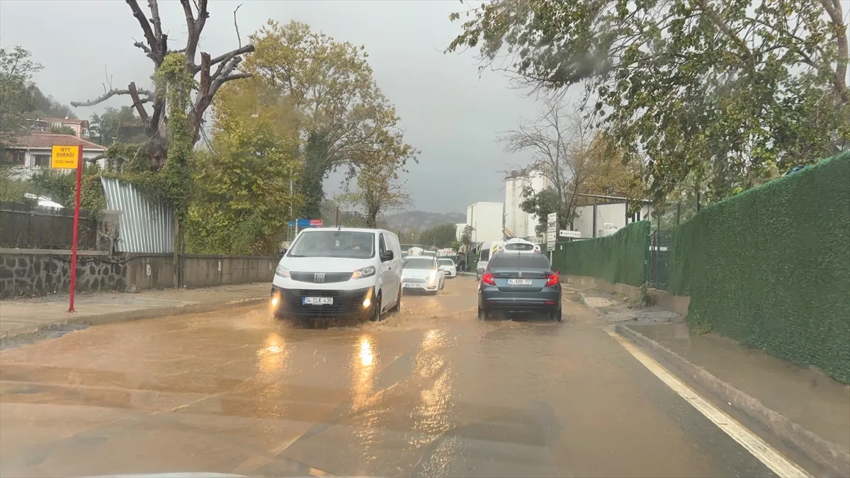 İstanbul’da sağanak hayatı olumsuz etkiledi