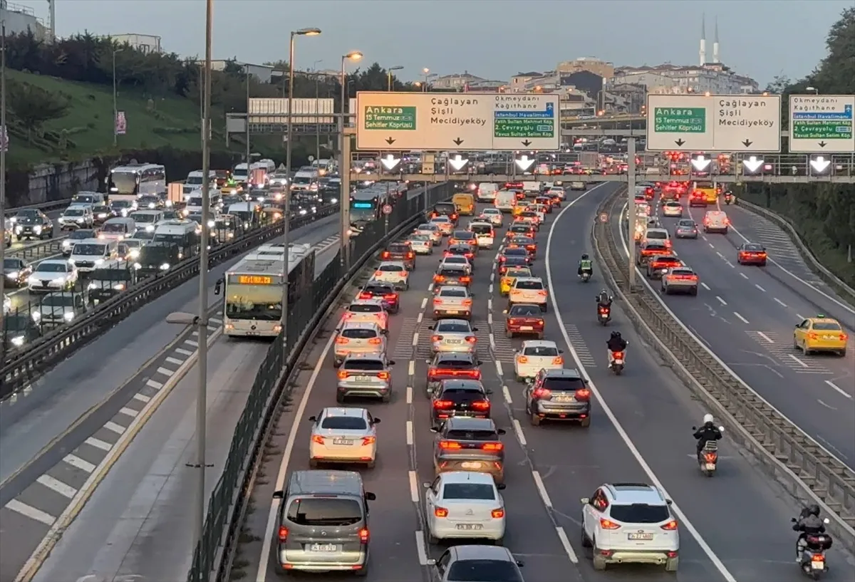 İstanbul’da trafik yoğunluğu yüzde 83’e ulaştı