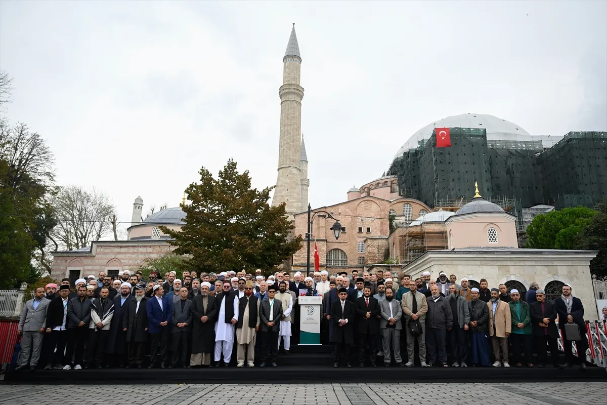 İstanbul’daki İslam Birliği Konferansı’nda bildirge okundu
