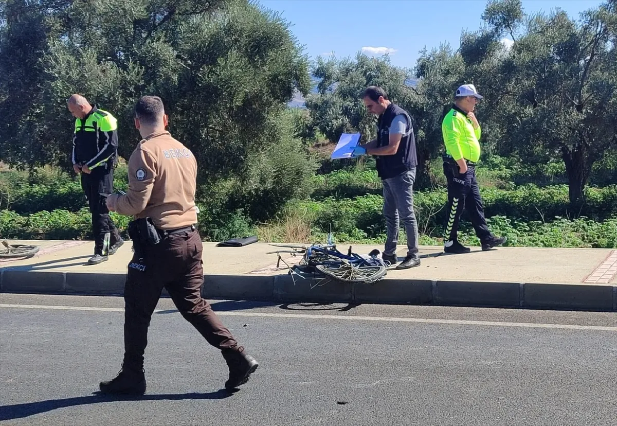 İzmir’de bisikletliye çarparak ölümüne neden olan pikap sürücüsü tutuklandı İzmir’de bisikletliye çarparak ölümüne neden olan pikap sürücüsü tutuklandı