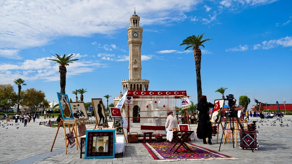 İzmir’de Cumhuriyet’in 103. yılı için Türk bayrağı dokunmaya başlandı İzmir’de Cumhuriyet’in 103. yılı için Türk bayrağı dokunmaya başlandı