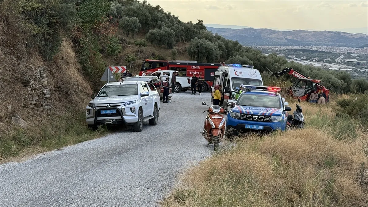 İzmir’de devrilen traktörün sürücüsü öldü, eşi yaralandı İzmir’de devrilen traktörün sürücüsü öldü, eşi yaralandı
