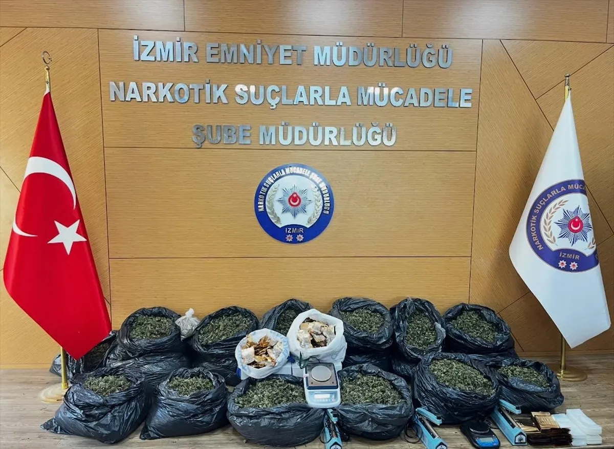 İzmir merkezli uyuşturucu operasyonunda 12 şüpheli yakalandı