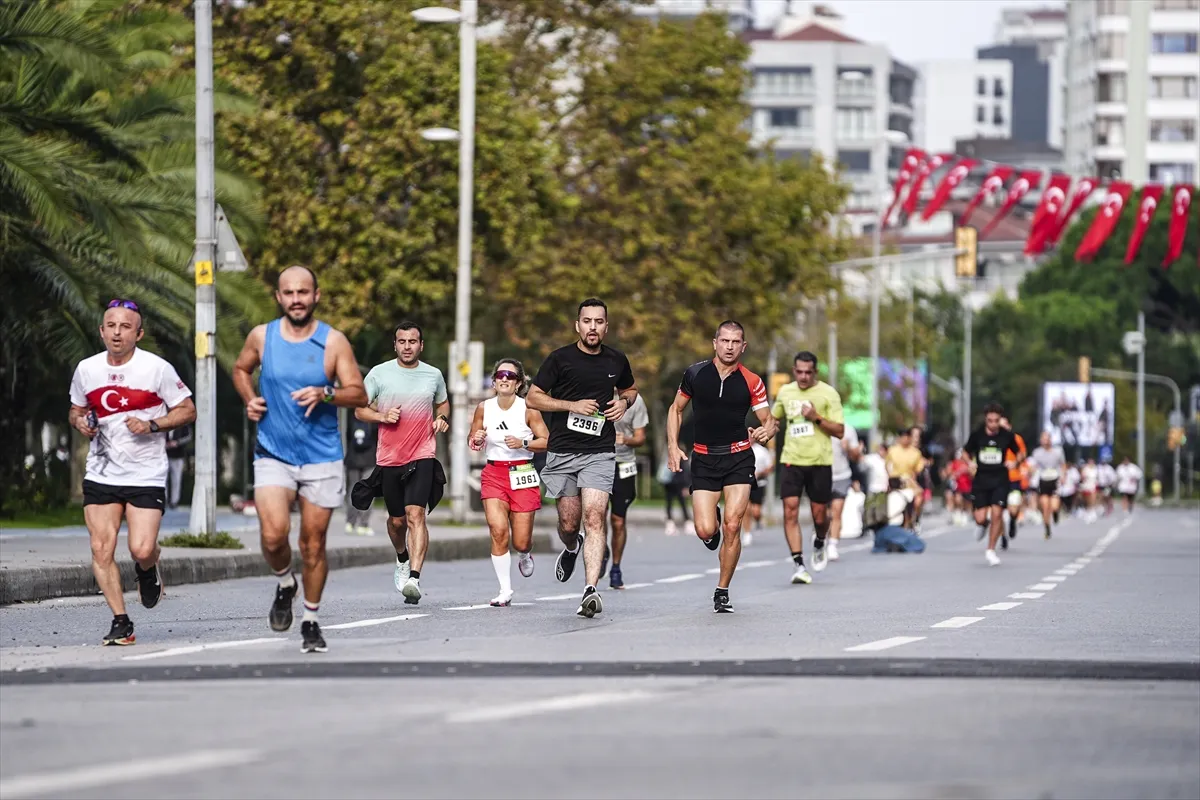 Kadıköy’de Orzax 10K Cumhuriyet Koşusu yapıldı Kadıköy’de Orzax 10K Cumhuriyet Koşusu yapıldı