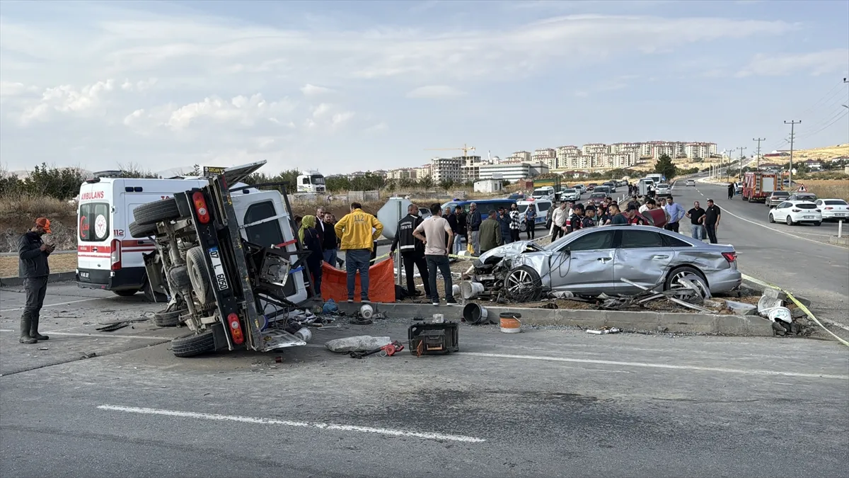 Kahramanmaraş’ta bir kişinin öldüğü trafik kazasında MHP Kahramanmaraş Milletvekili Karakoç ile 6 kişi yaralandı Kahramanmaraş’ta bir kişinin öldüğü trafik kazasında MHP Kahramanmaraş Milletvekili Karakoç ile 6 kişi yaralandı