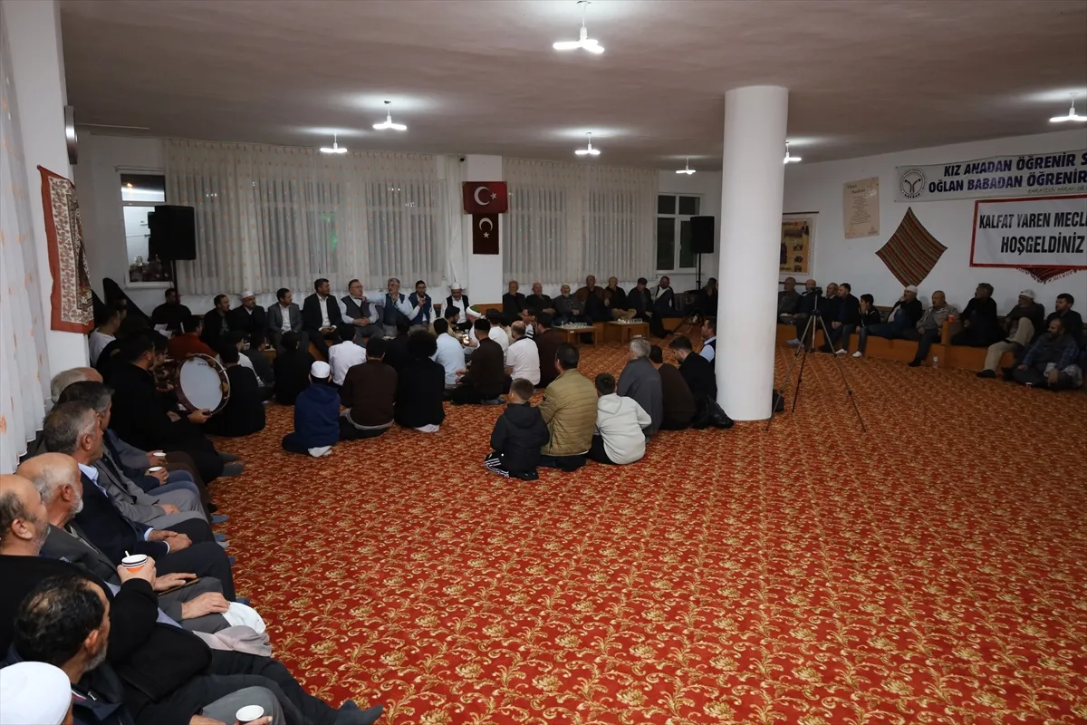 Kalfet beldesinde Meşk ve ilahi gecesi düzenlendi Kalfet beldesinde Meşk ve ilahi gecesi düzenlendi