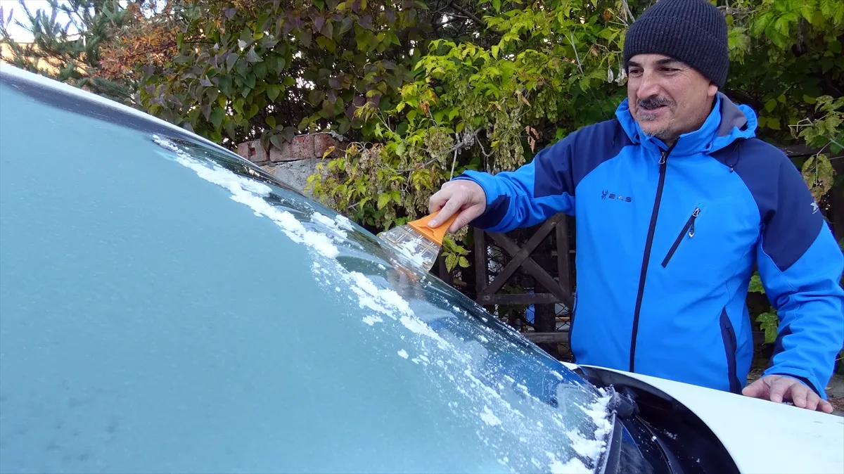 Kars’ta buzlanma, Ardahan’da sis oluştu Kars’ta buzlanma, Ardahan’da sis oluştu