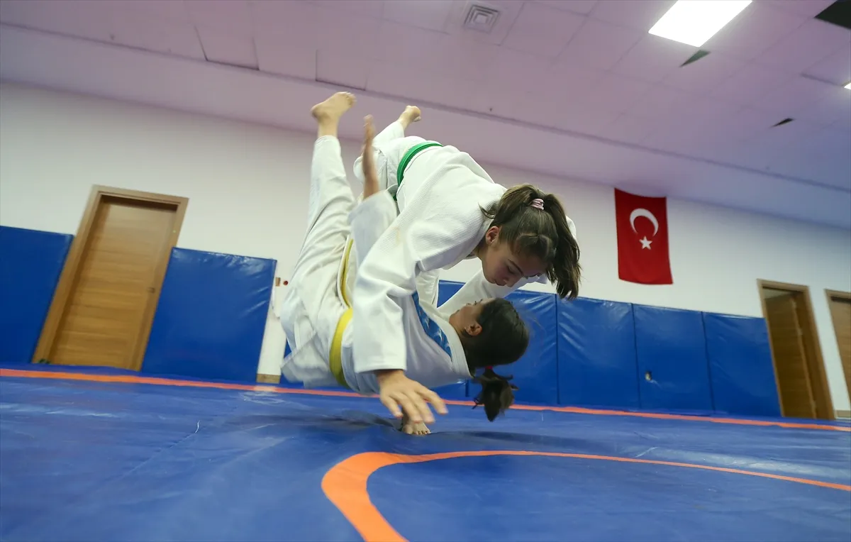 Karslı milli kuraşçı Şeyma, dünya şampiyonluğunu hedefliyor