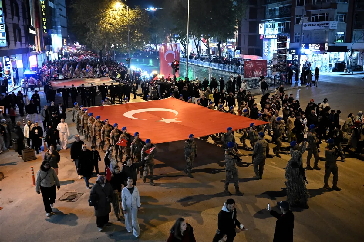 Kastamonu’da Cumhuriyet’in 103. yılına fener alayı Kastamonu’da Cumhuriyet’in 103. yılına fener alayı
