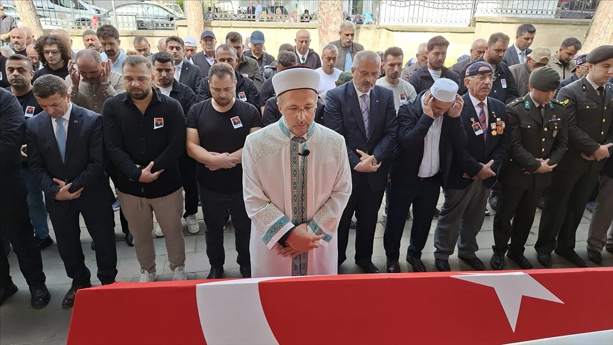 Kıbrıs gazisi Hikmet Deniz Samsun’da son yolculuğuna uğurlandı