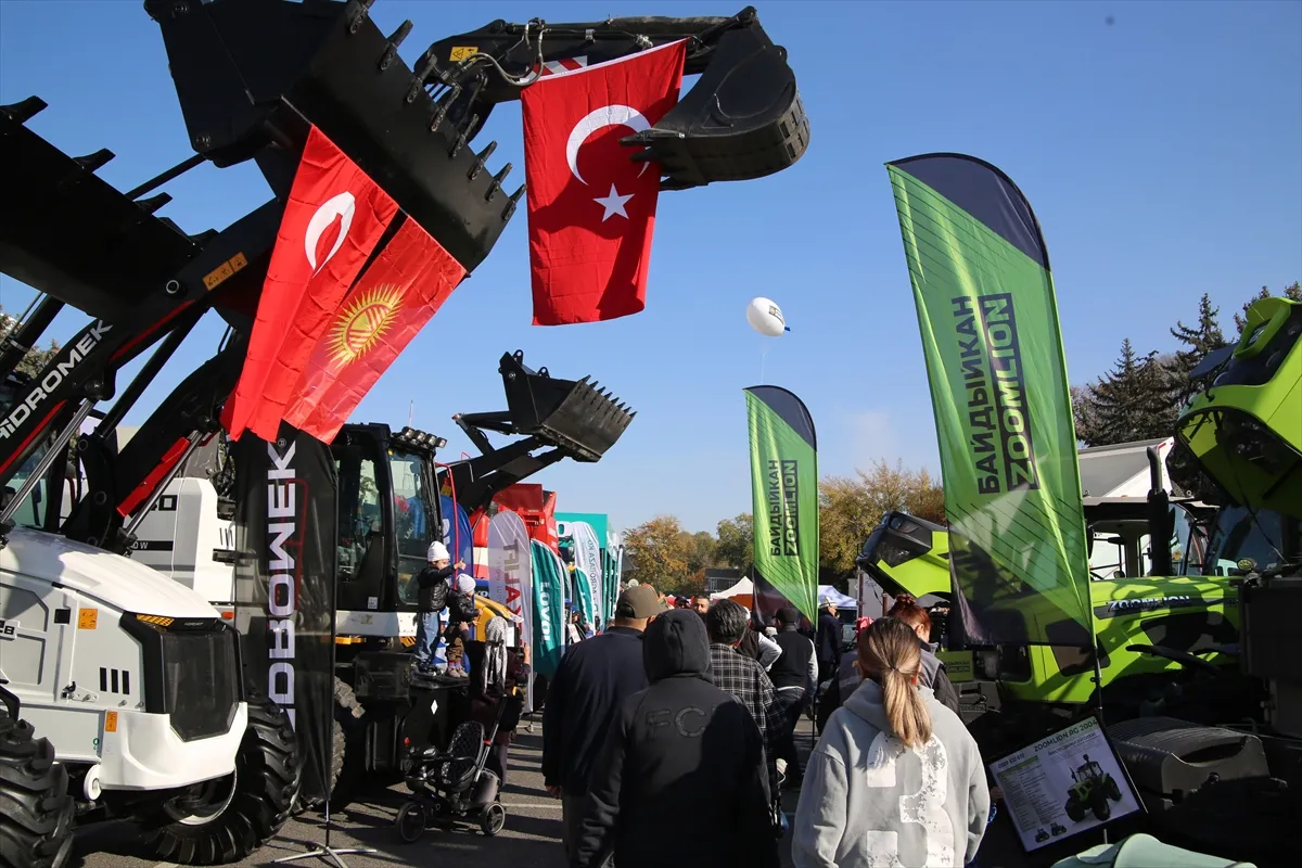 Kırgızistan’da düzenlenen fuarda Türk iş makineleri ve ekipmanları tanıtıldı Kırgızistan’da düzenlenen fuarda Türk iş makineleri ve ekipmanları tanıtıldı
