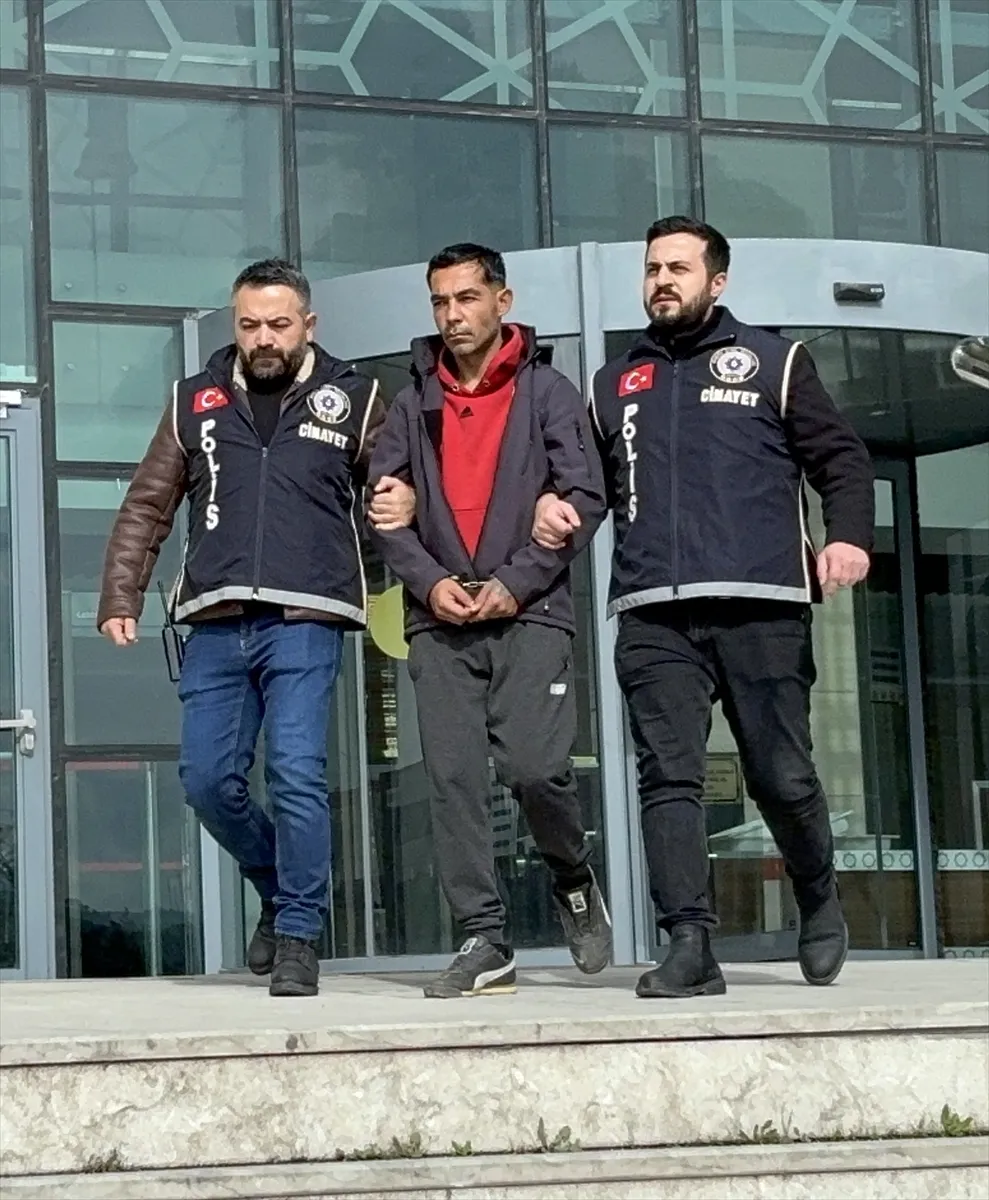 Kırıkkale’de babasını bıçakla öldüren zanlı tutuklandı Kırıkkale’de babasını bıçakla öldüren zanlı tutuklandı