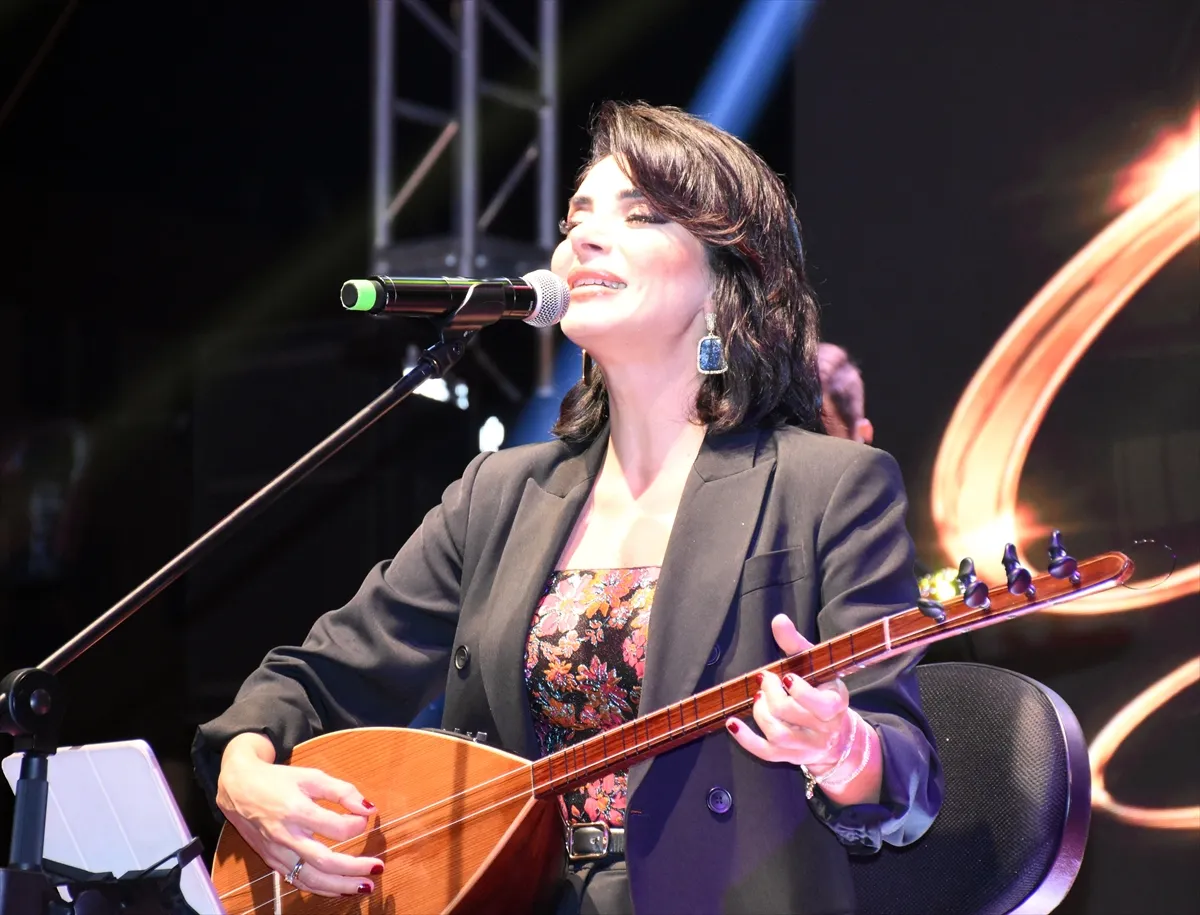Kırıkkale’de Özlem Özdil’den Cumhuriyet Bayramı konseri Kırıkkale’de Özlem Özdil’den Cumhuriyet Bayramı konseri