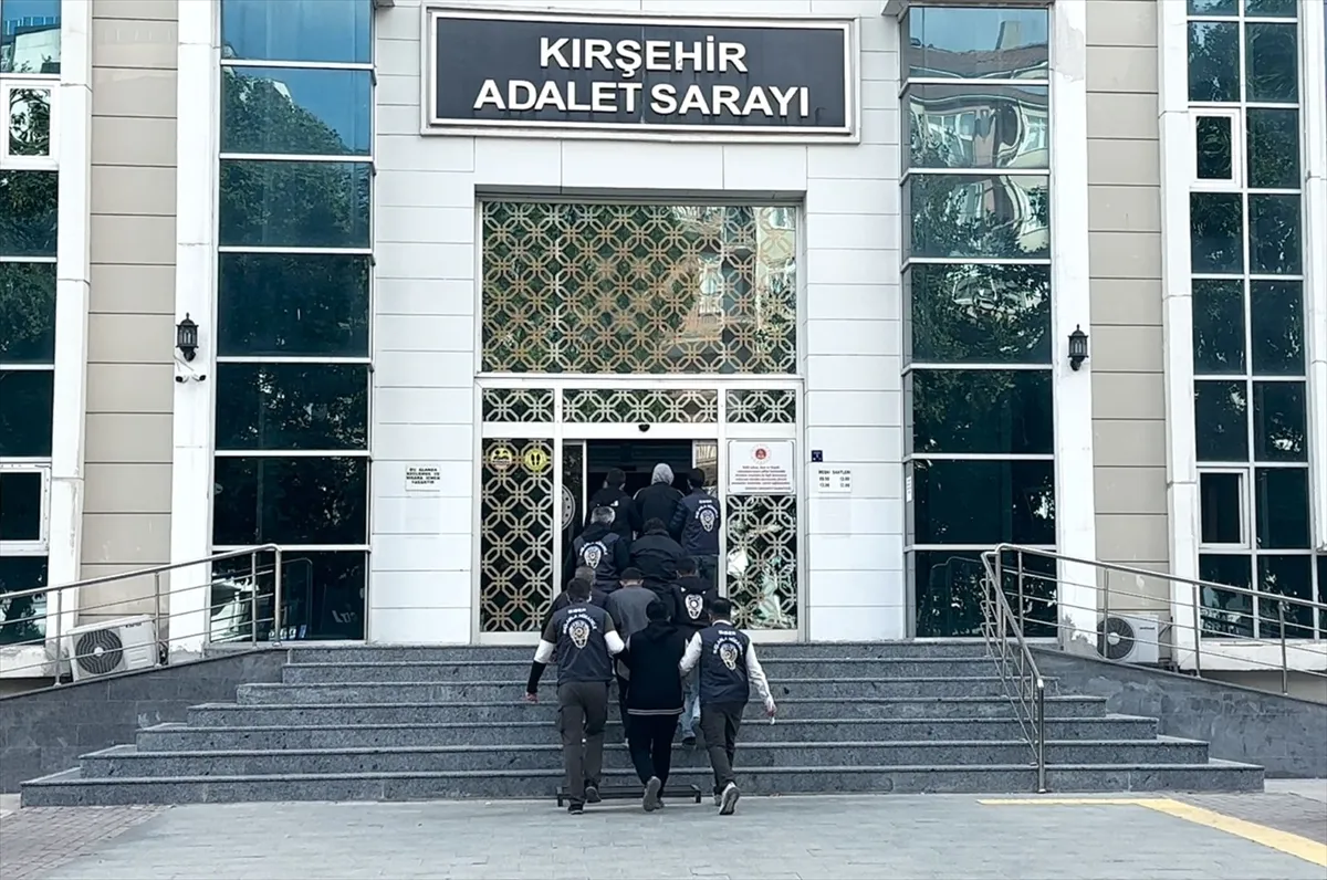 Kırşehir merkezli yatırım danışmanlığı dolandırıcılığı operasyonunda yakalanan 12 zanlı tutuklandı