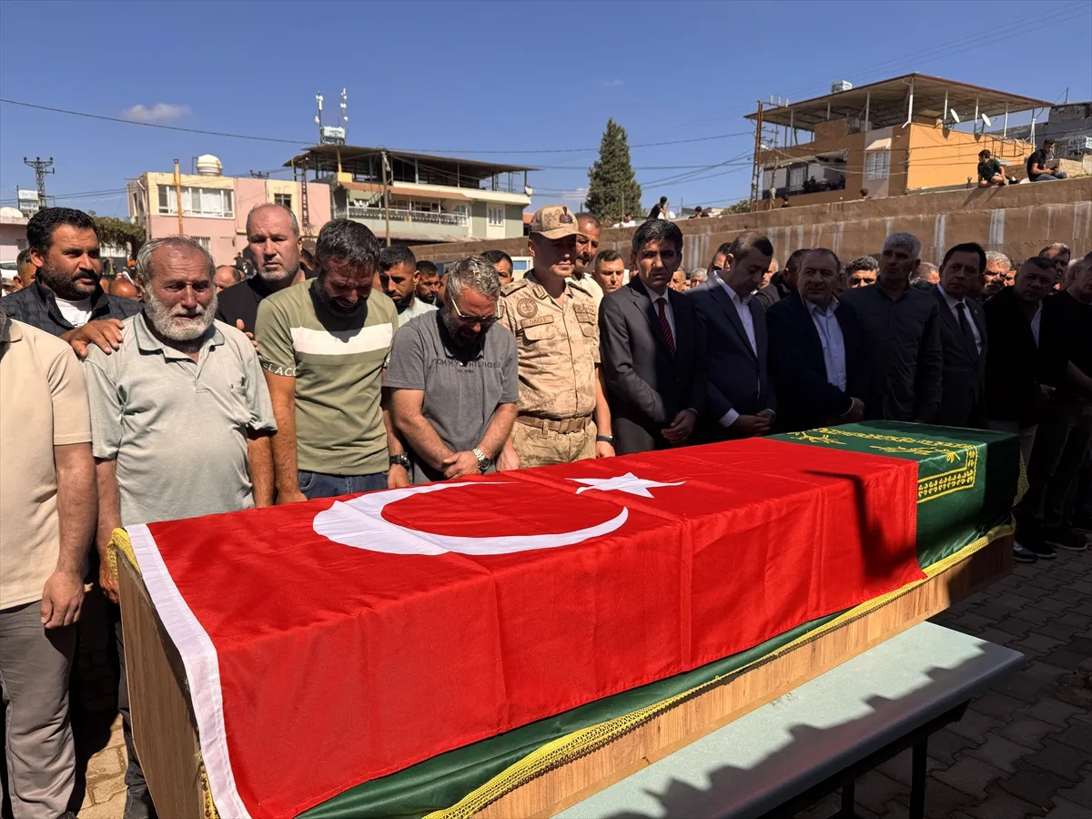 KKTC’de batan gemide yaşamını yitiren Özgür Gönül ve Mahmut Demir’in cenazeleri defnedildi