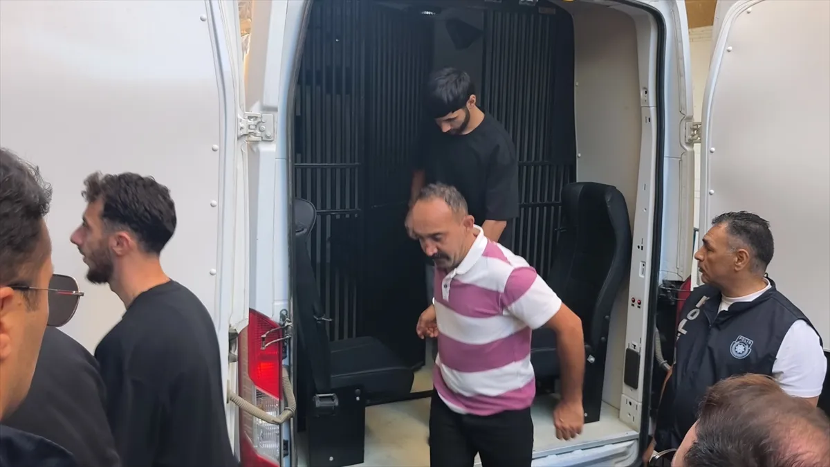 KKTC’de batan gemiye ilişkin soruşturmada zanlıların gözaltı süresi 7 gün daha uzatıldı KKTC’de batan gemiye ilişkin soruşturmada zanlıların gözaltı süresi 7 gün daha uzatıldı