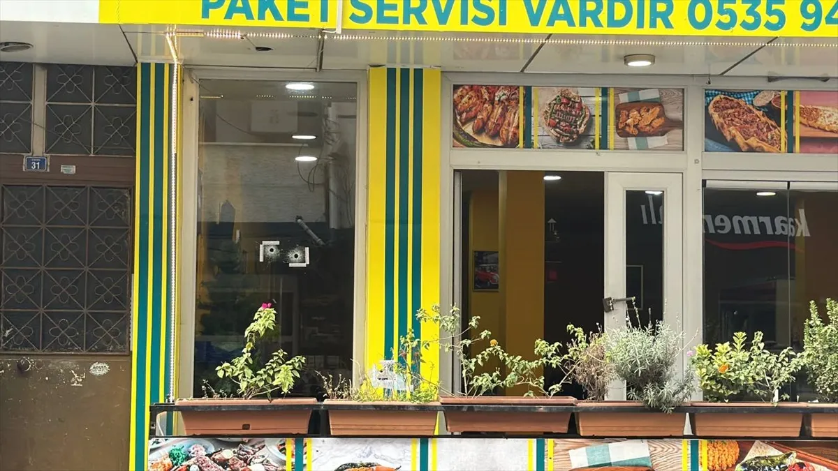 Kocaeli’de restorana düzenlenen silahlı saldırıda iş yeri sahibi öldü Kocaeli’de restorana düzenlenen silahlı saldırıda iş yeri sahibi öldü