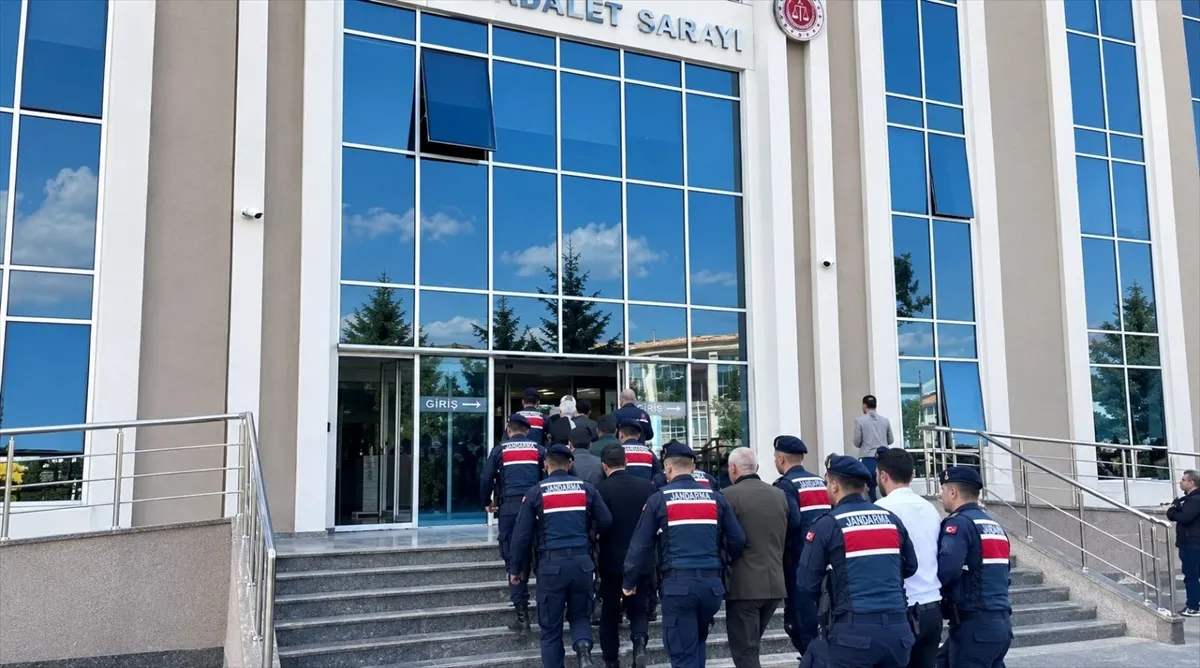 Kocaeli merkezli dolandırıcılık operasyonunda 7 zanlı tutuklandı Kocaeli merkezli dolandırıcılık operasyonunda 7 zanlı tutuklandı