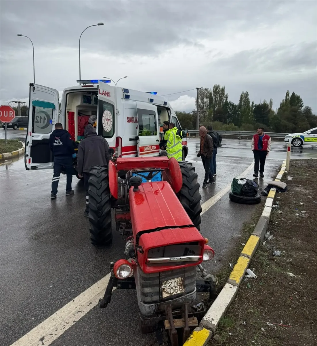 Konya’da trafik kazasında 3 kişi yaralandı Konya’da trafik kazasında 3 kişi yaralandı