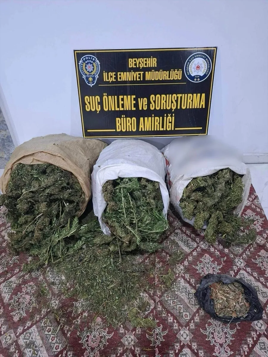 Konya’da uyuşturucu operasyonunda 4 zanlı tutuklandı