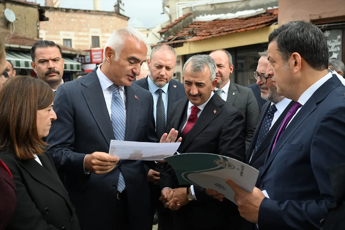 Kültür ve Turizm Bakanı Ersoy, Edirne’de kütüphane açılışı yaptı
