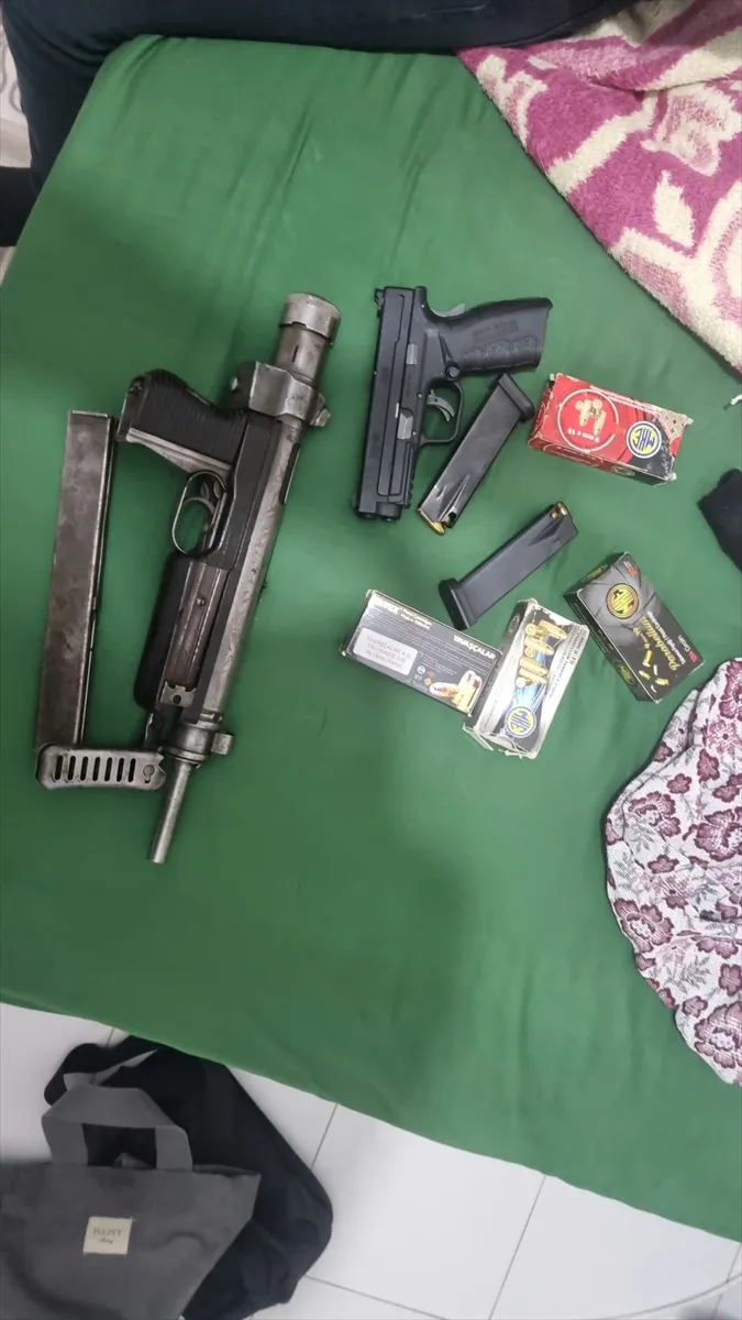 Kurgu trafik kazası soruşturmasında 77 şüpheli gözaltına alındı Kurgu trafik kazası soruşturmasında 77 şüpheli gözaltına alındı