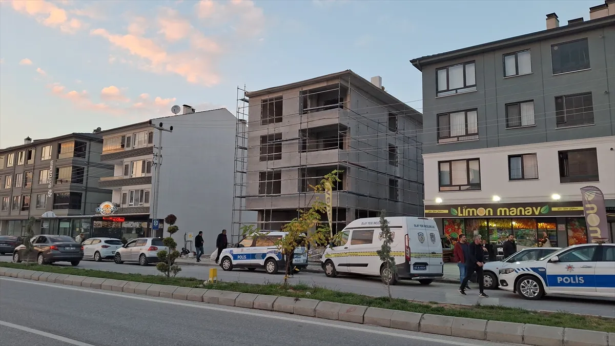 Kütahya’da inşaattan düşen işçi yaşamını yitirdi Kütahya’da inşaattan düşen işçi yaşamını yitirdi