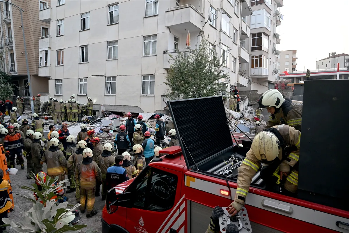 Maltepe’de 7 katlı binanın kısmi çökmesi sonucu 1 kişi ölü, 10 kişi kurtarıldı (GÜNCELLEME 4)