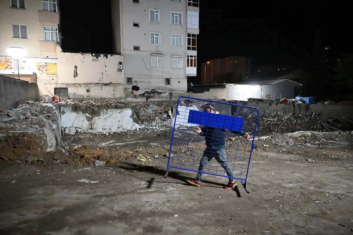 Maltepe’de kısmen çöken binanın enkazında çalışmalar tamamlandı Maltepe’de kısmen çöken binanın enkazında çalışmalar tamamlandı