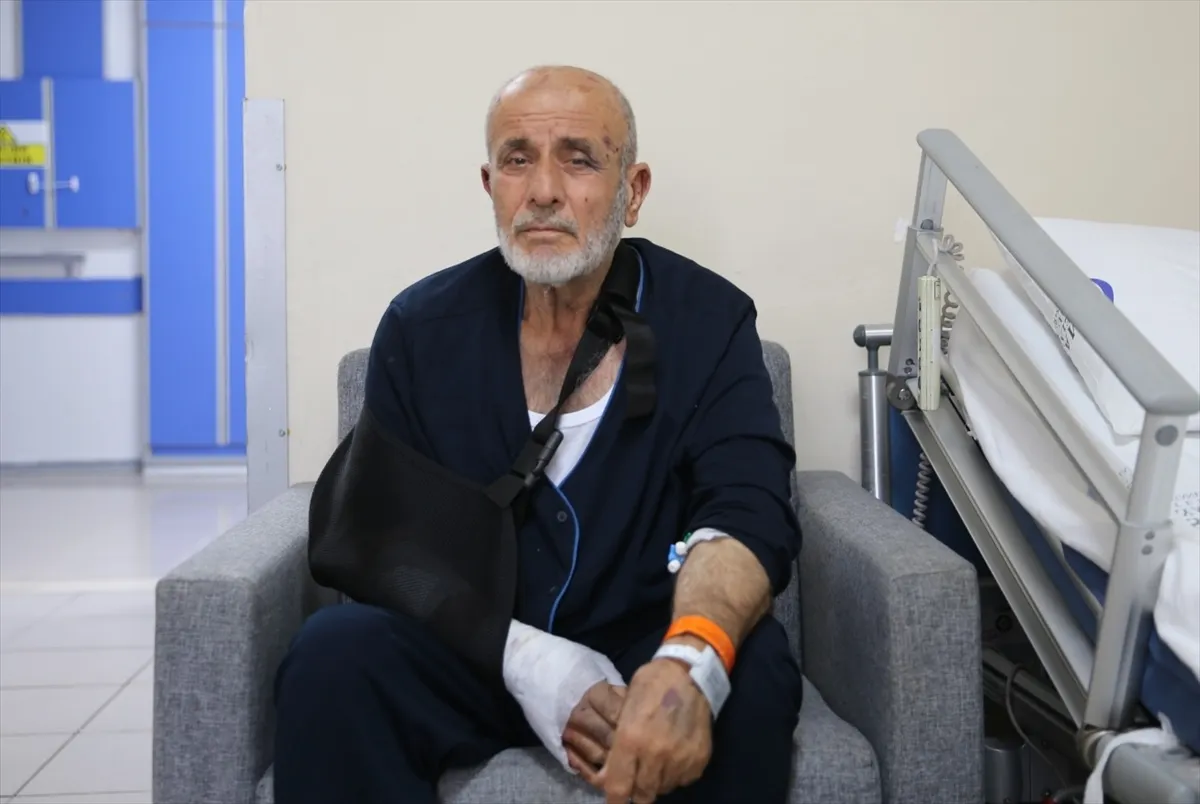 Manisa’da 11 kişinin öldüğü kazada eşini kaybeden yaralı, otobüsün geri manevrasını anlattı Manisa’da 11 kişinin öldüğü kazada eşini kaybeden yaralı, otobüsün geri manevrasını anlattı