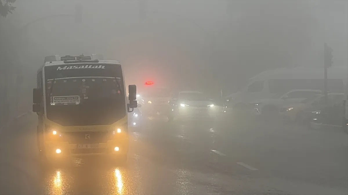 Mardin’de yoğun sis hayatı olumsuz etkiledi Mardin’de yoğun sis hayatı olumsuz etkiledi