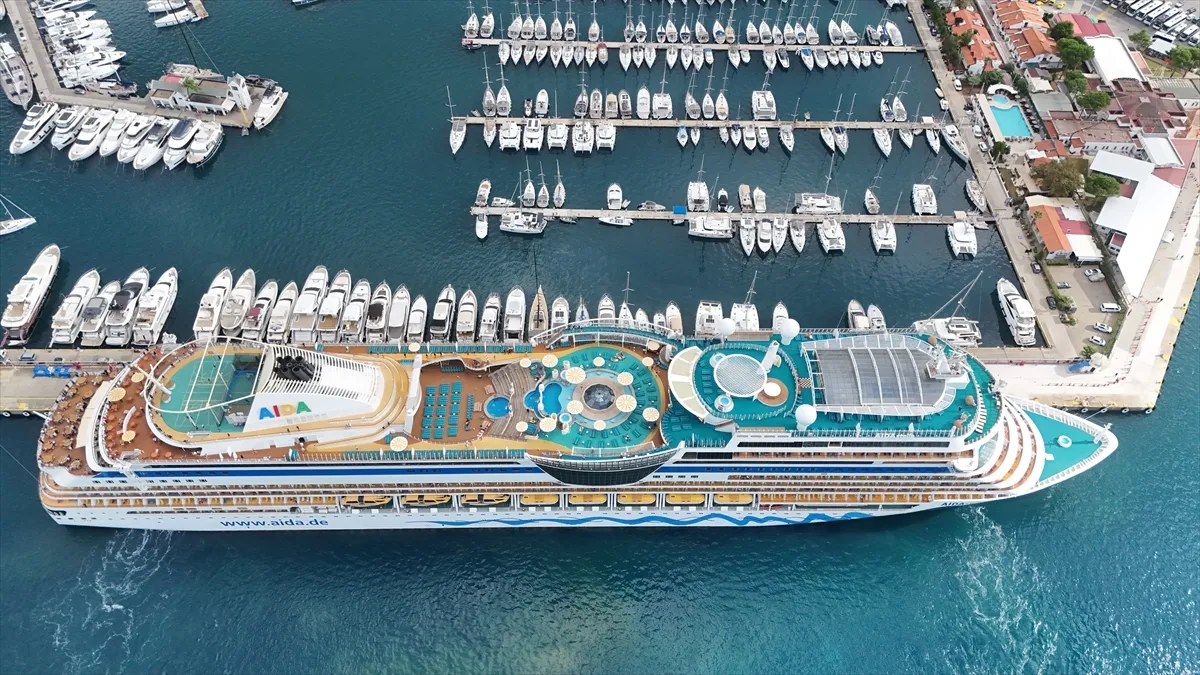 Marmaris’e Aida Stella kruvaziyeri 2 bin 370 turist getirdi