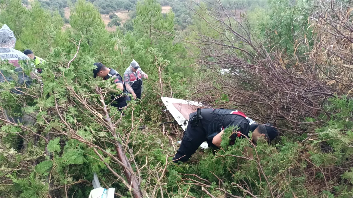 Mersin’de ağaçlık alana devrilen minibüsteki 17 kişi yaralandı Mersin’de ağaçlık alana devrilen minibüsteki 17 kişi yaralandı