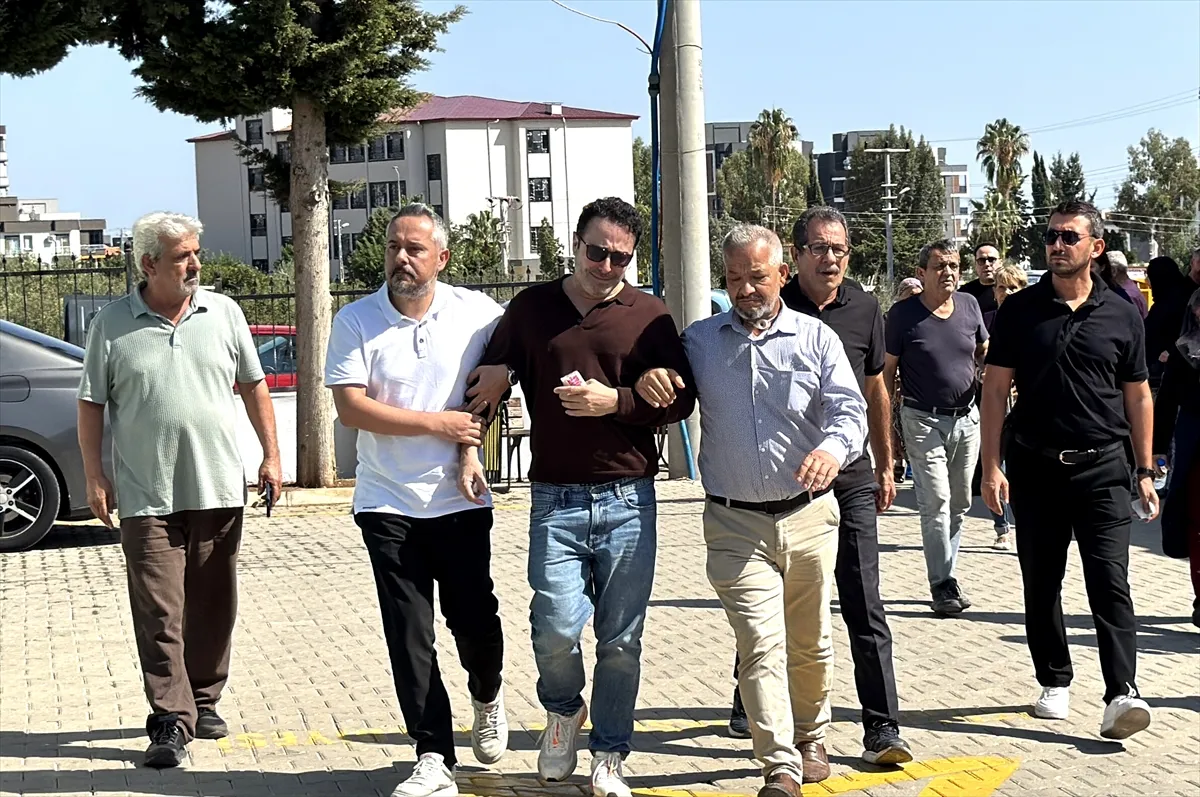 Mersin’de yaşamını yitiren şarkıcı Atilla Taş’ın kızının cenazesi defnedildi